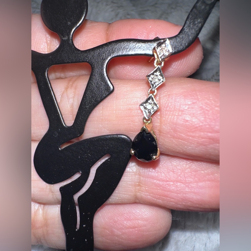 ✨14kt Yellow Gold, Diamond & Onyx Drop dangle earrings;dainty & oh so pretty!